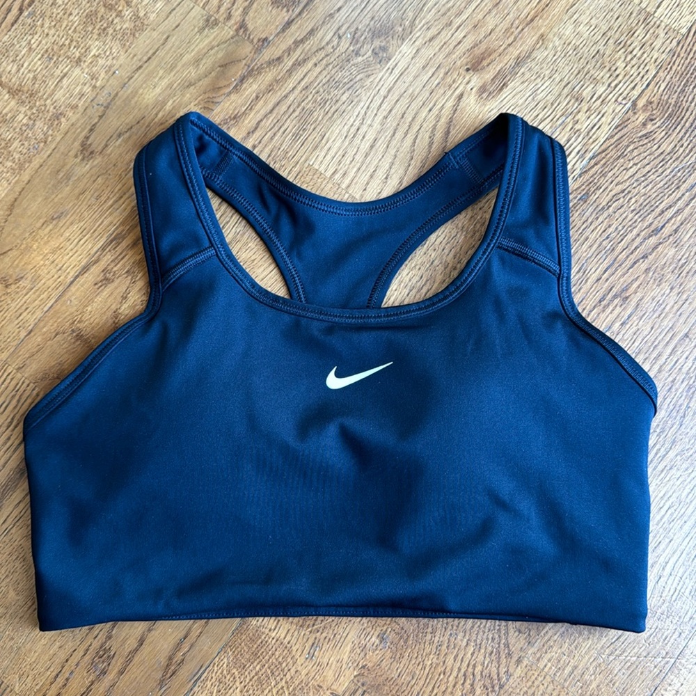 NWOT Nike sports bra